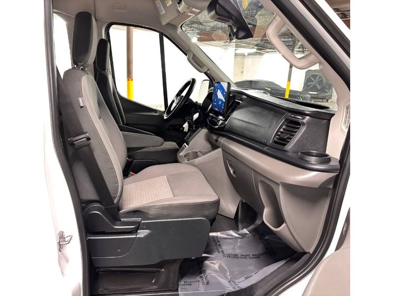 2023 Ford Transit Wagon XLT