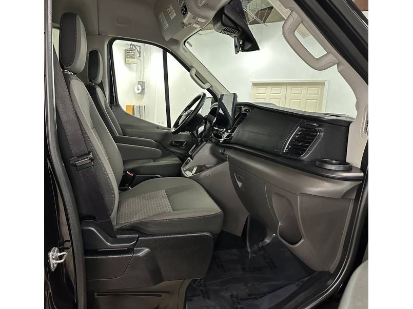 2024 Ford Transit Wagon XLT
