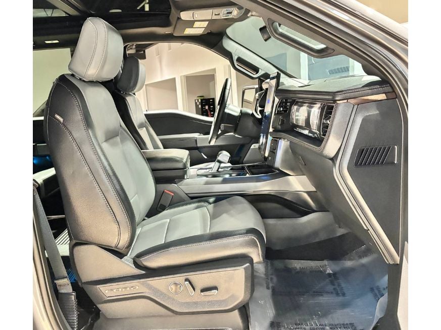 2025 Ford F-150 Lightning LARIAT