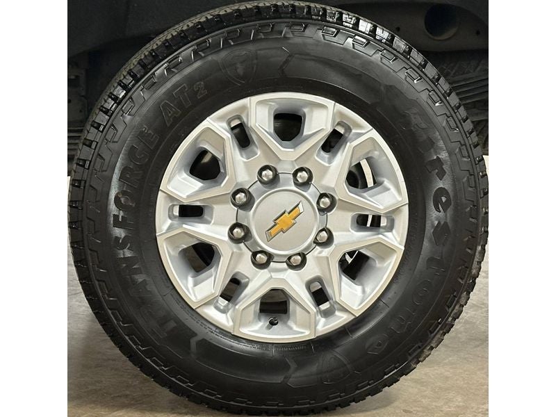 2024 Chevrolet Silverado LT