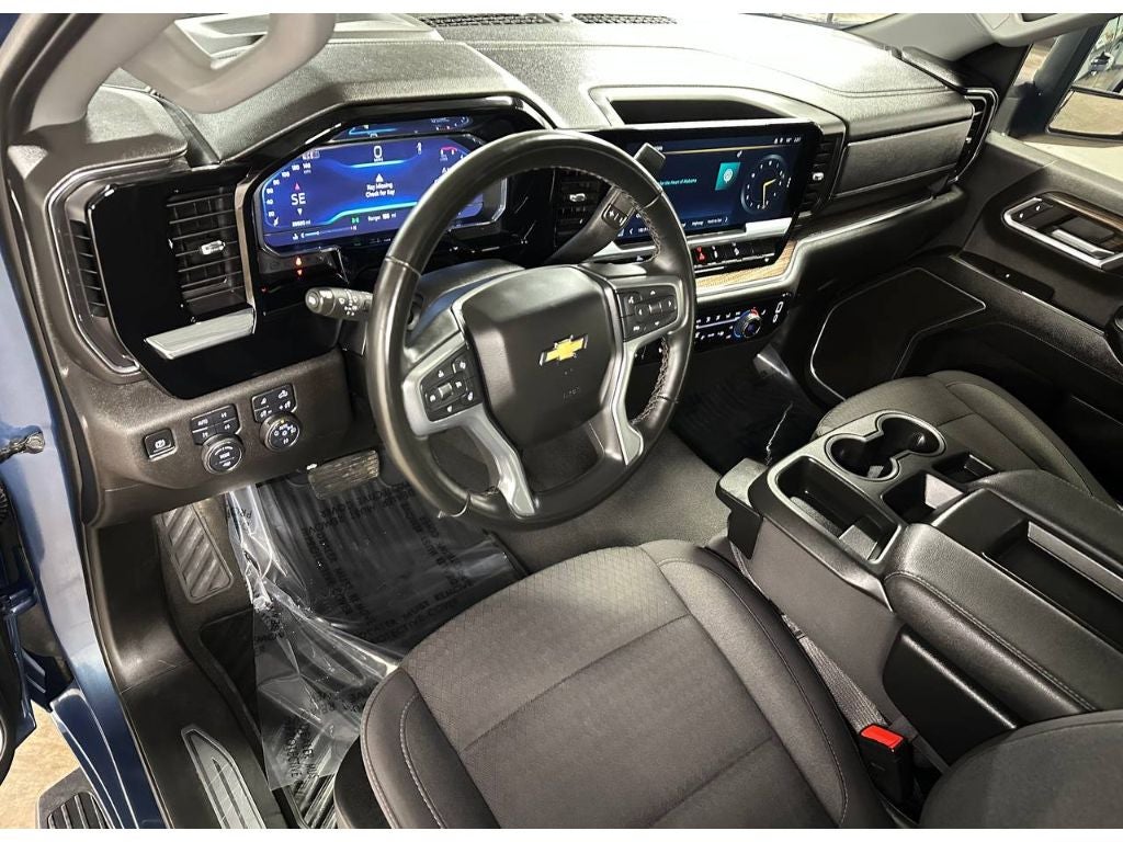 2024 Chevrolet Silverado LT