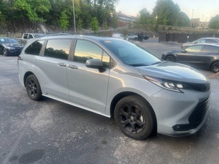 2025 Toyota Sienna Woodland Edition