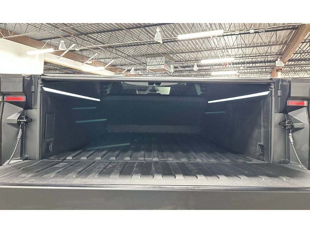 2025 Tesla Cybertruck Crew Cab Medium Bed