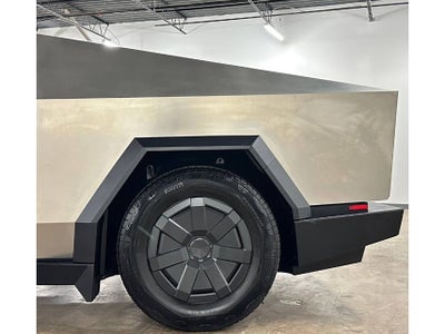 2025 Tesla Cybertruck Crew Cab Medium Bed