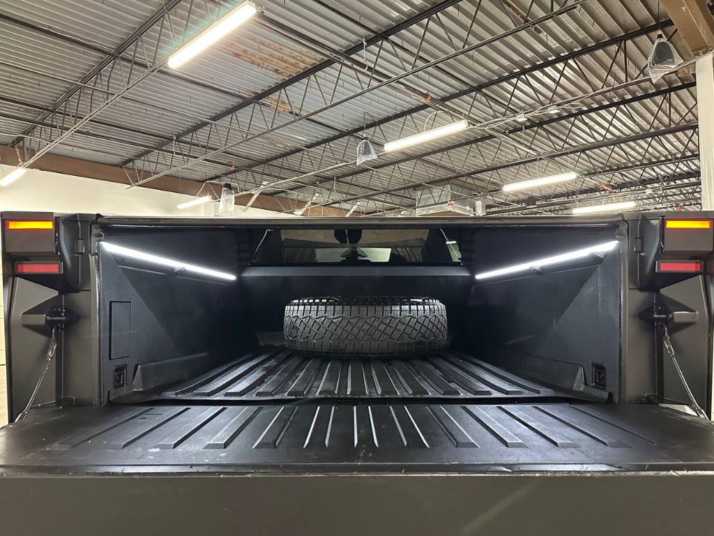 2024 Tesla Cybertruck Cyberbeast