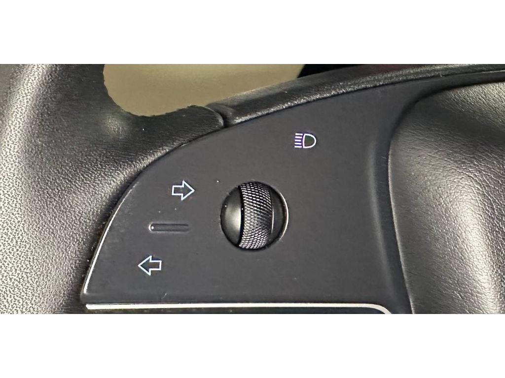 2025 Tesla Model X Base