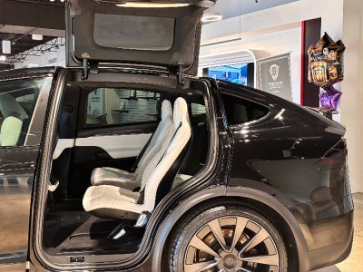 2022 Tesla Model X Plaid