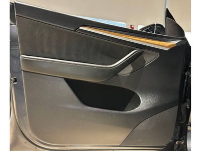 2024 Tesla Model Y Performance