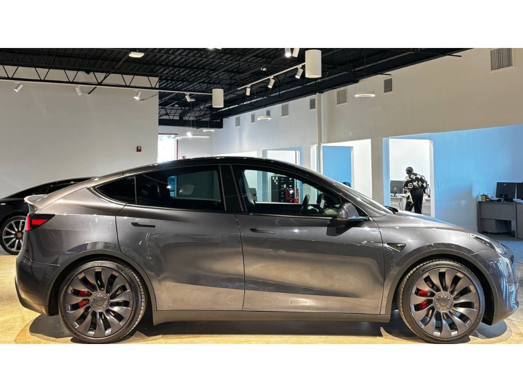2024 Tesla Model Y Performance