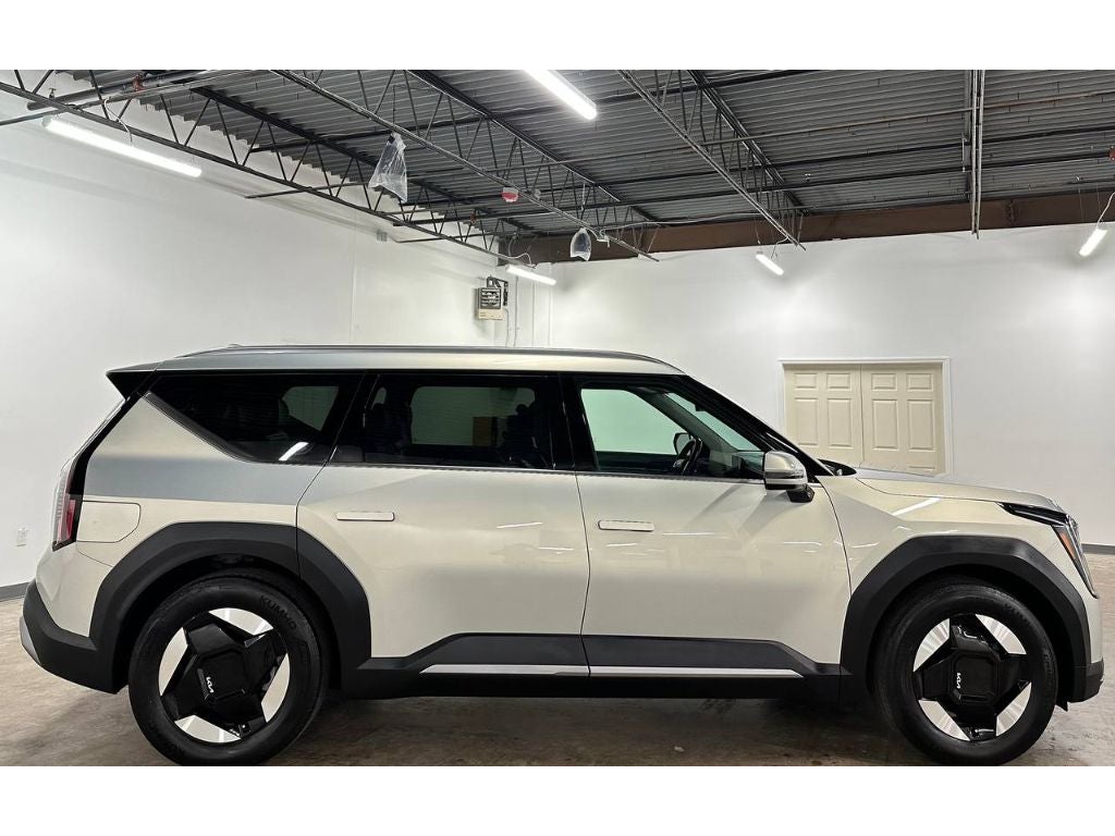 2024 Kia EV9 Wind
