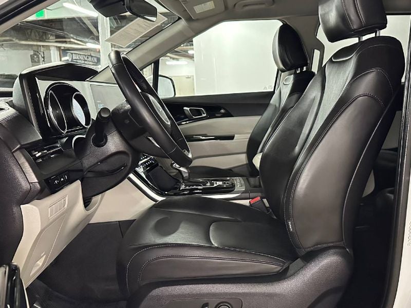 2023 Kia Carnival EX