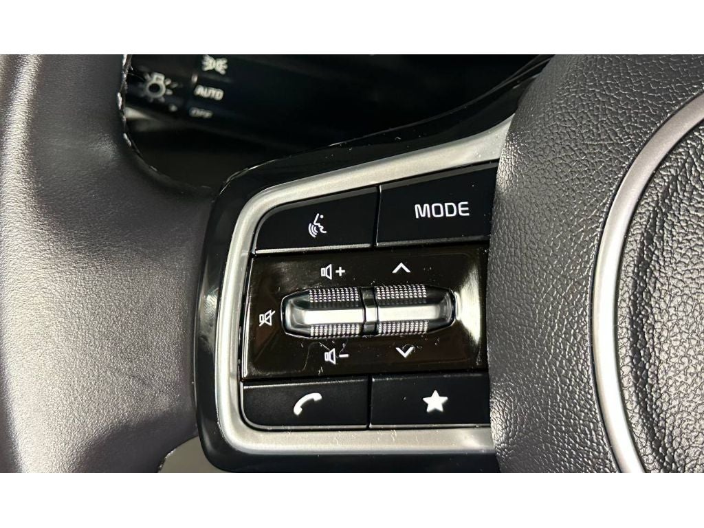 2023 Kia Carnival EX