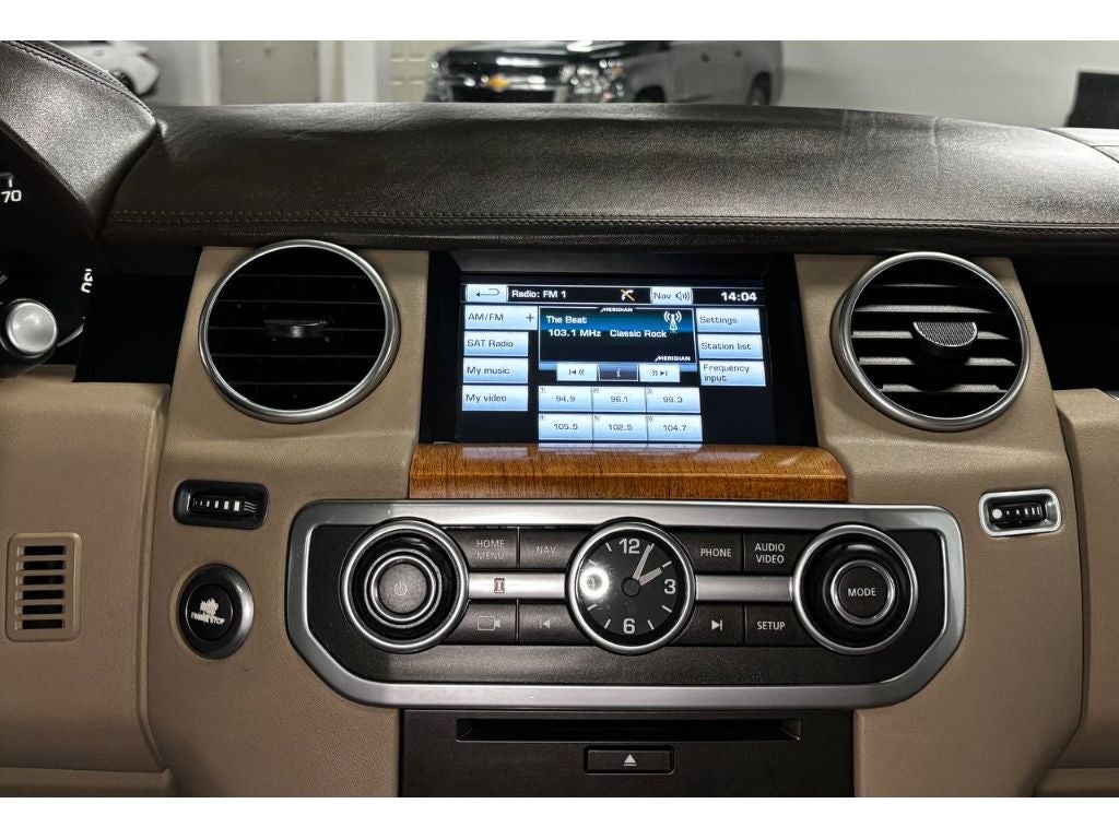 2015 Land Rover LR4 LUX