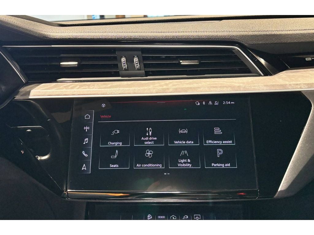 2024 Audi Q8 Sportback e-tron Premium S line