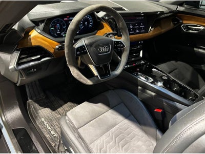 2023 Audi e-tron GT Premium Plus