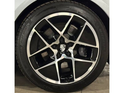 2025 Porsche Taycan 4