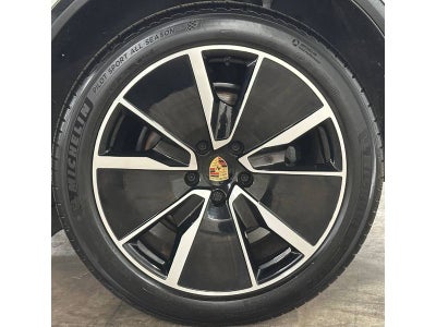 2024 Porsche Macan Electric 4