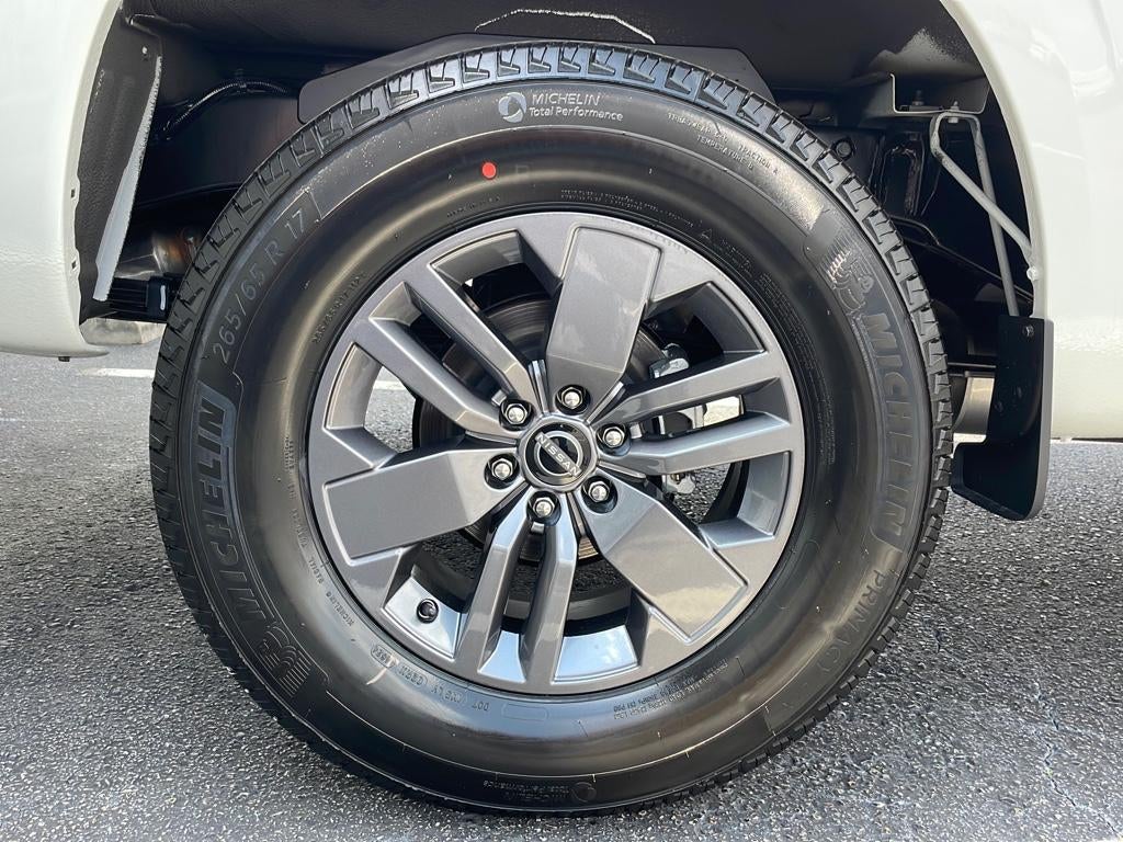 2025 Nissan Frontier SV