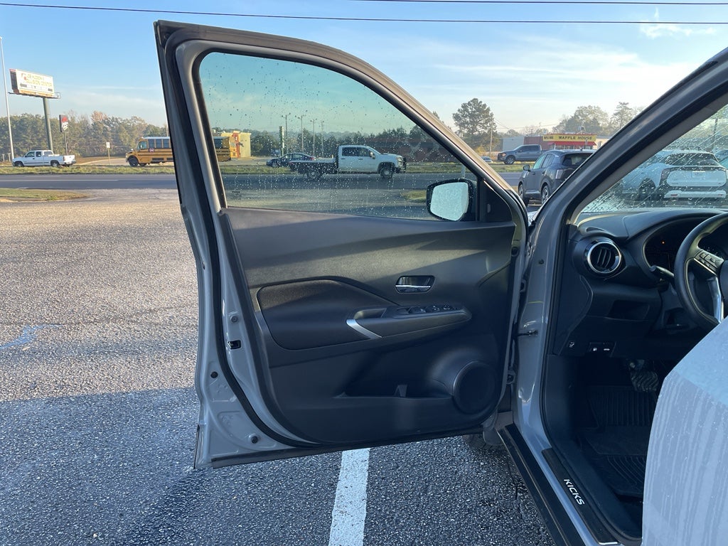 2024 Nissan Kicks SV