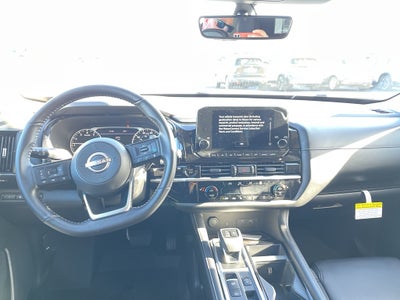 2025 Nissan Pathfinder SL