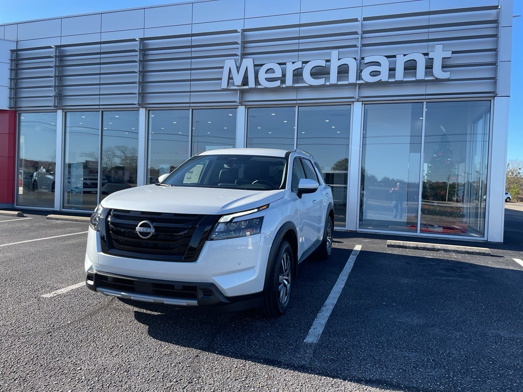 2025 Nissan Pathfinder SL