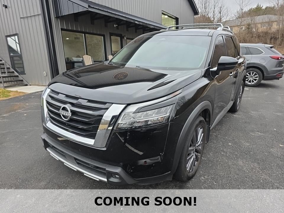 2023 Nissan Pathfinder SL