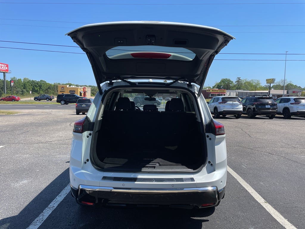 2025 Nissan Rogue Platinum