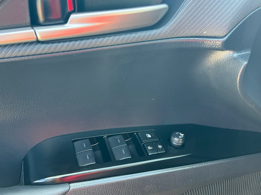 2025 Toyota Camry Hybrid SE