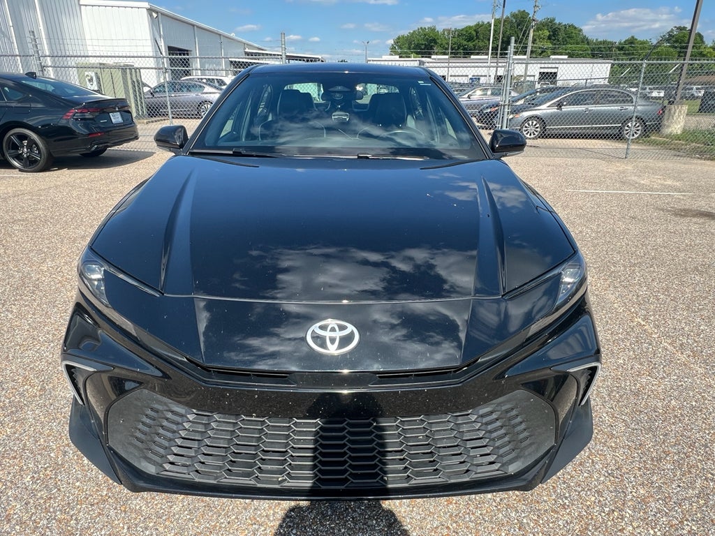 2025 Toyota Camry Hybrid SE