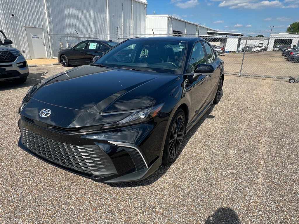 2025 Toyota Camry Hybrid SE