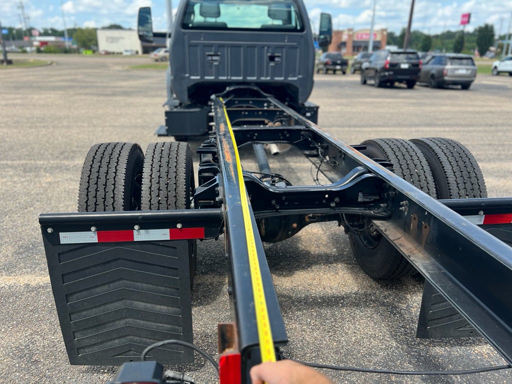 2024 Ford F-750 Base