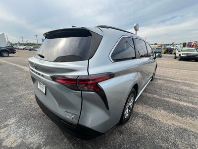 2021 Toyota Sienna XLE